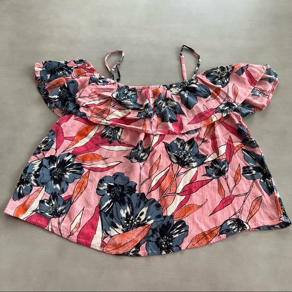 3/$18 PROMO - Billabong Floral Off The Shoulder Top - Size L - Picture 2 of 4